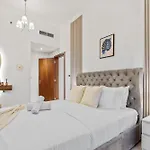Luxury 1 Bedroom - Walk To Dubai Mall & Burj Khalifa