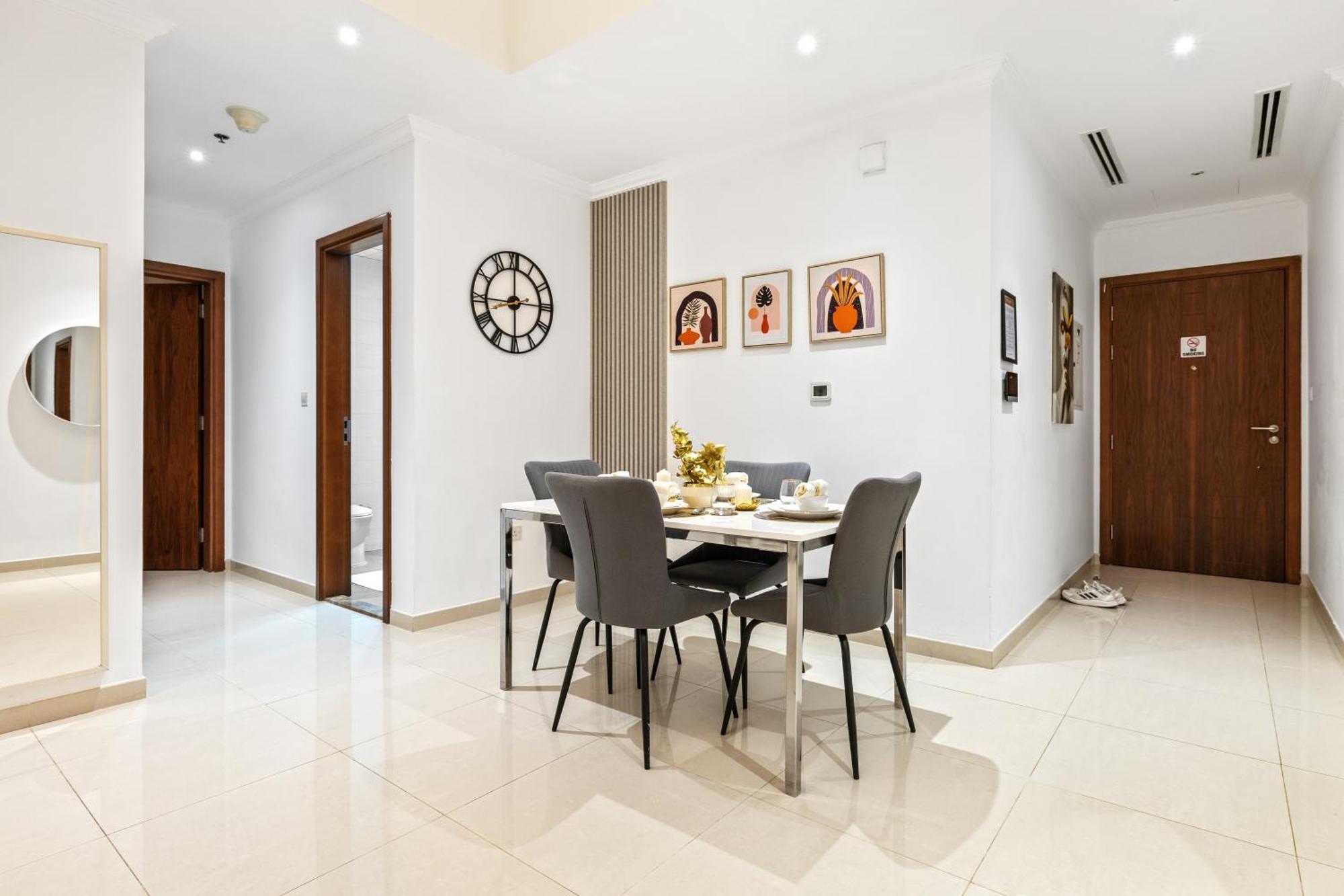 Luxury 1 Bedroom - Walk To Mall & Burj Khalifa Apartment *
