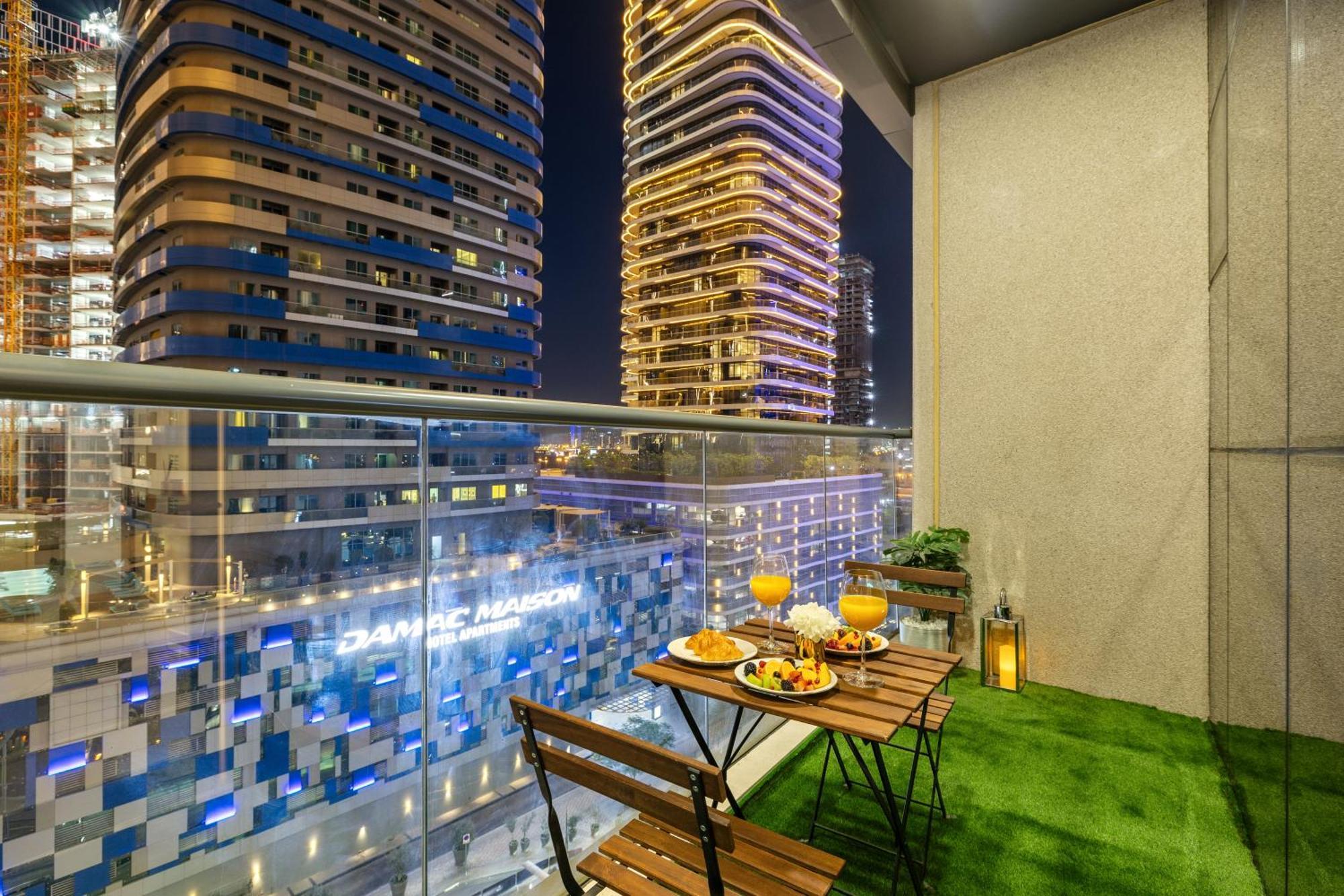 Luxury 1 Bedroom - Walk To Mall & Burj Khalifa * Dubai