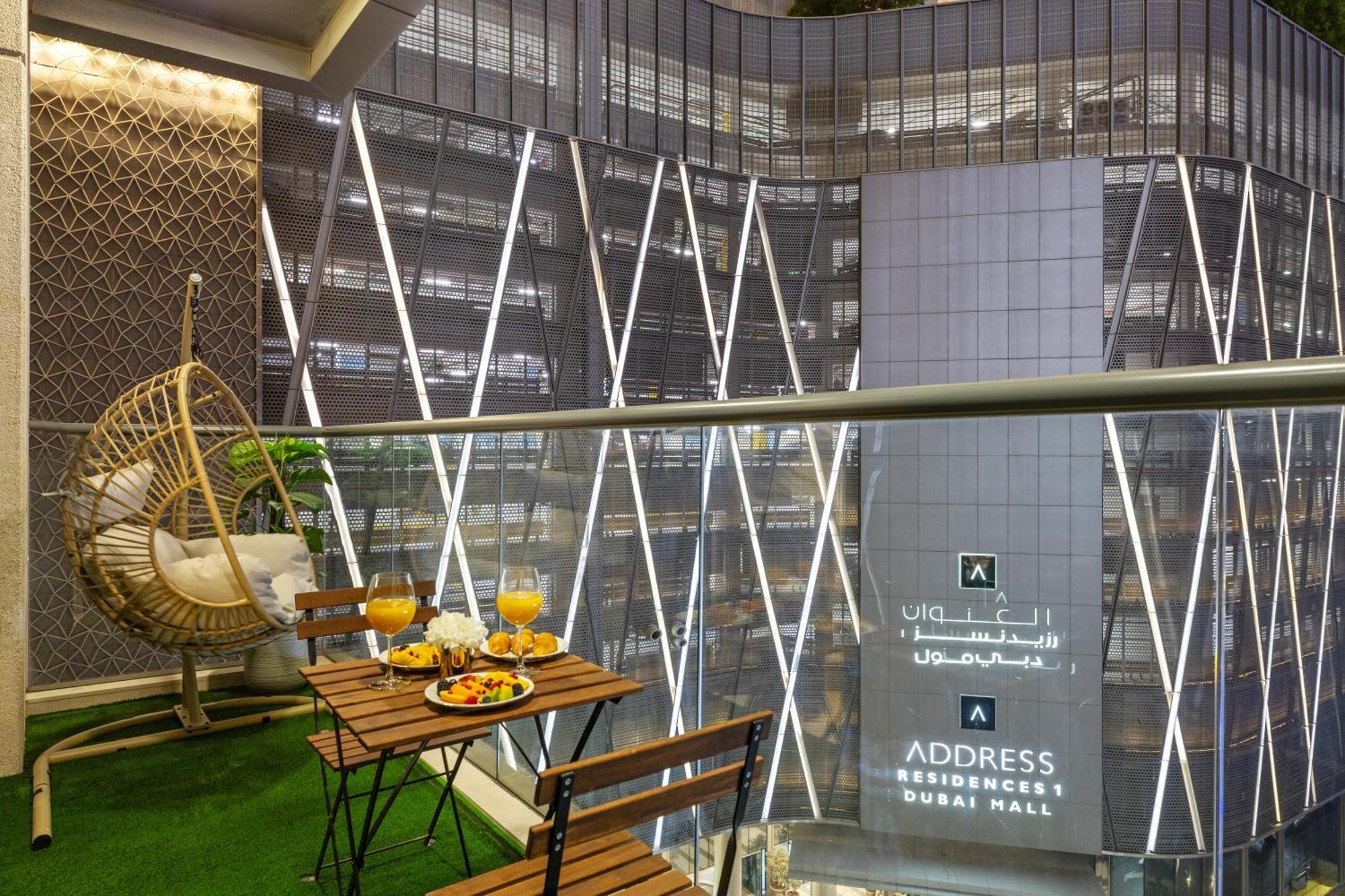 Luxury 1 Bedroom - Walk To Mall & Burj Khalifa Apartment Dubai